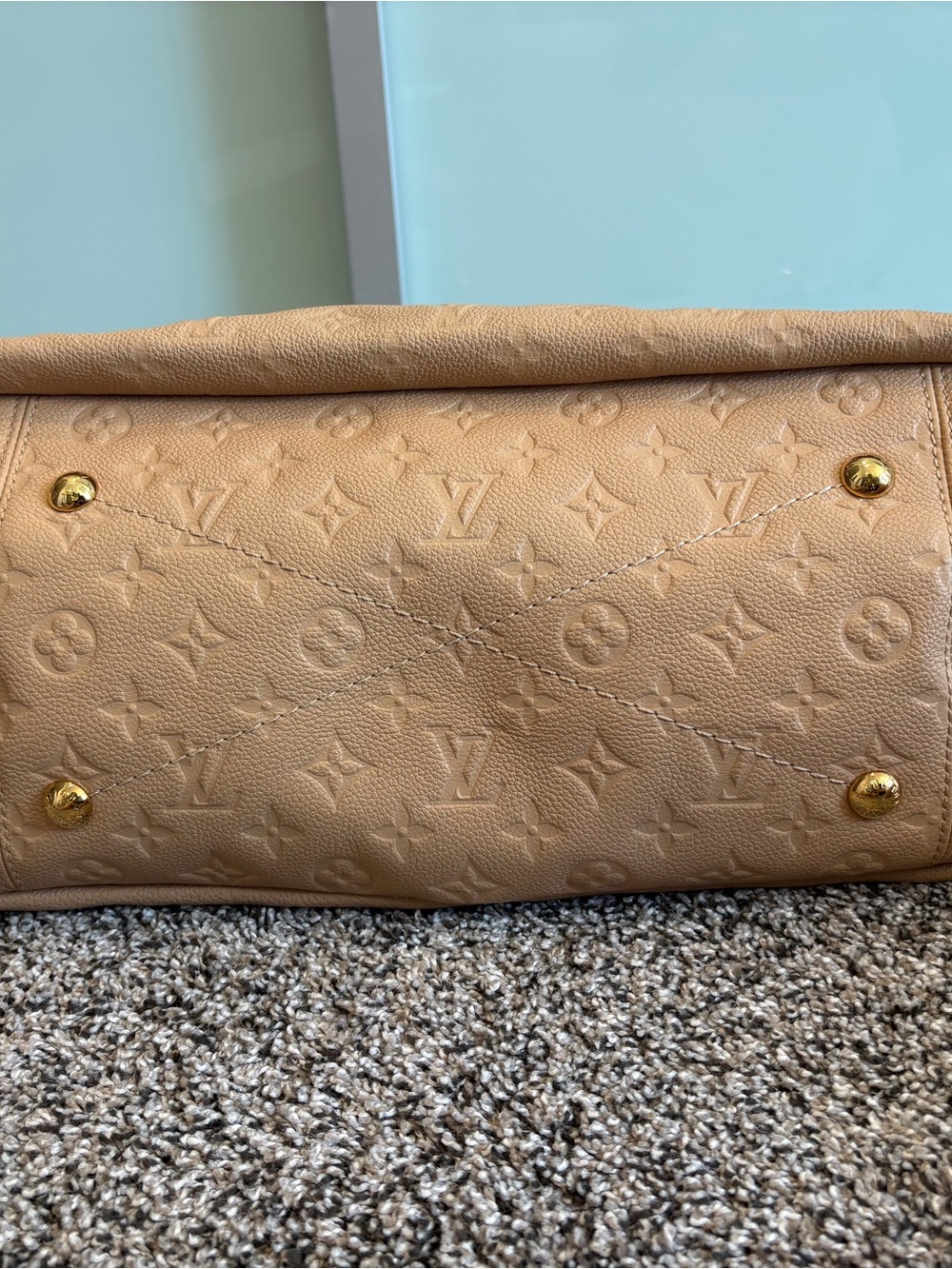 Louis Vuitton Artsy MM Leather Tote Bag - Women's Handbag. Gold Tan. New - Picture 3 of 14